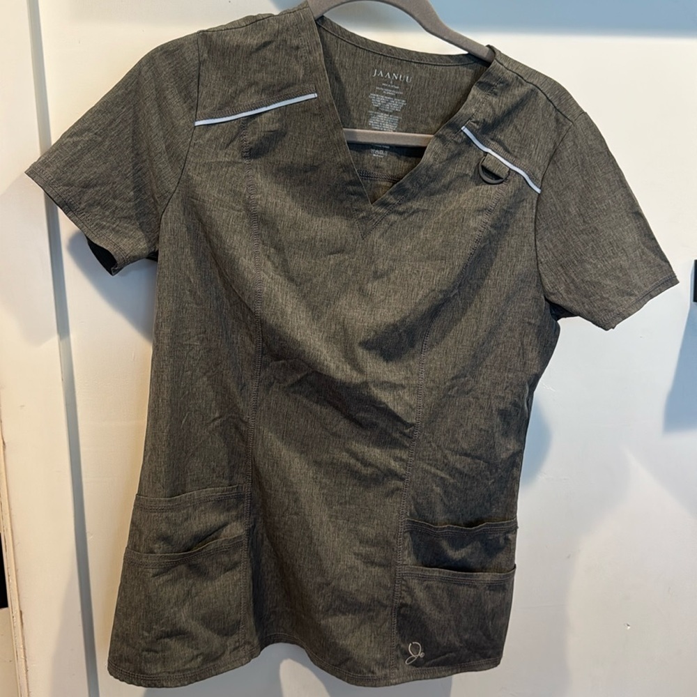 Jaanuu Womens Size Small Gray Shift V Neck Scrub Top Pockets